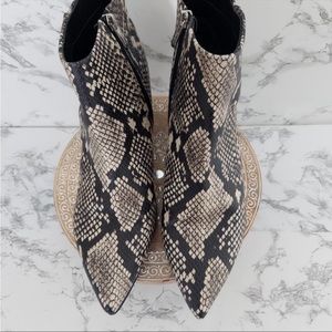Circus by Sam Edelman Womens Python Booties Sz 11M